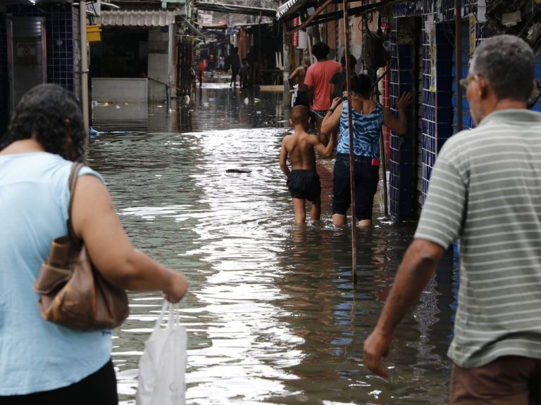 Projeto de lei na Câmara cria política nacional de saúde mental climática para pessoas afetadas por desastres e eventos climáticos extremos