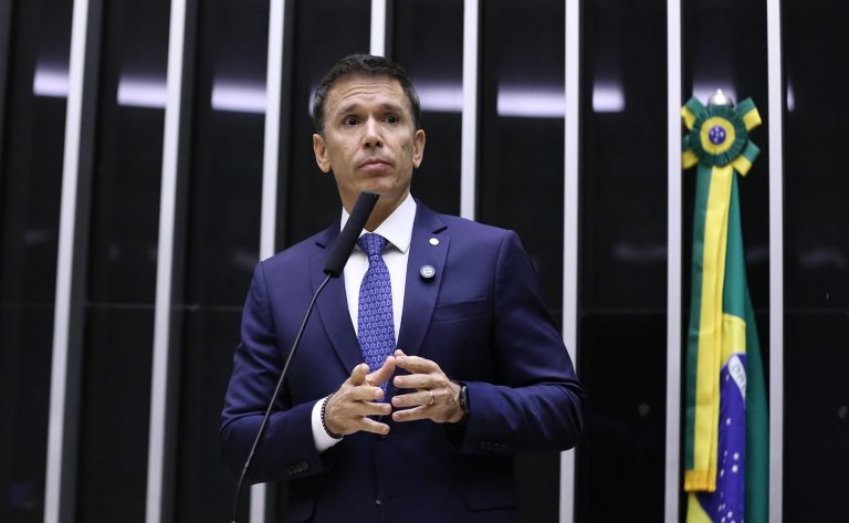 Câmara realiza audiência pública para discutir alta do querosene de aviação e impactos nas tarifas e consumidores
