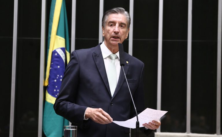 Câmara aprova diretrizes para educação ambiental e climática nos currículos da educação básica de redes pública e privada