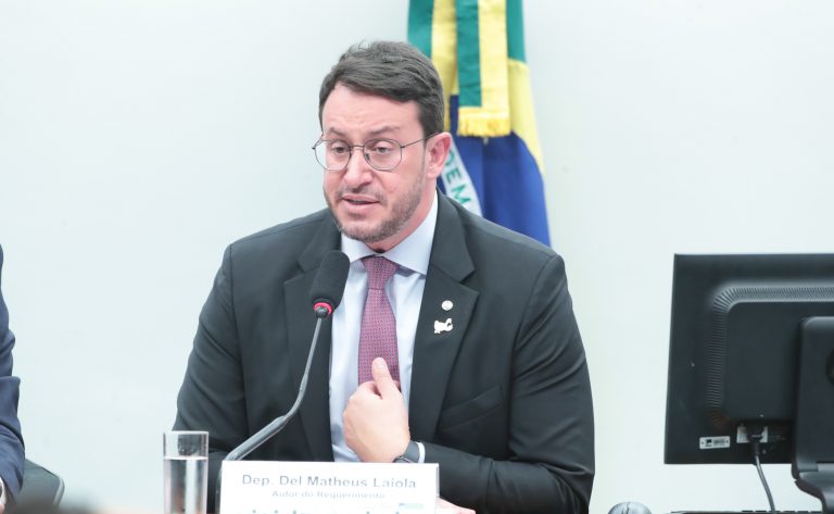 Comissão da Câmara aprova regras para bem-estar animal no audiovisual e em publicidades
