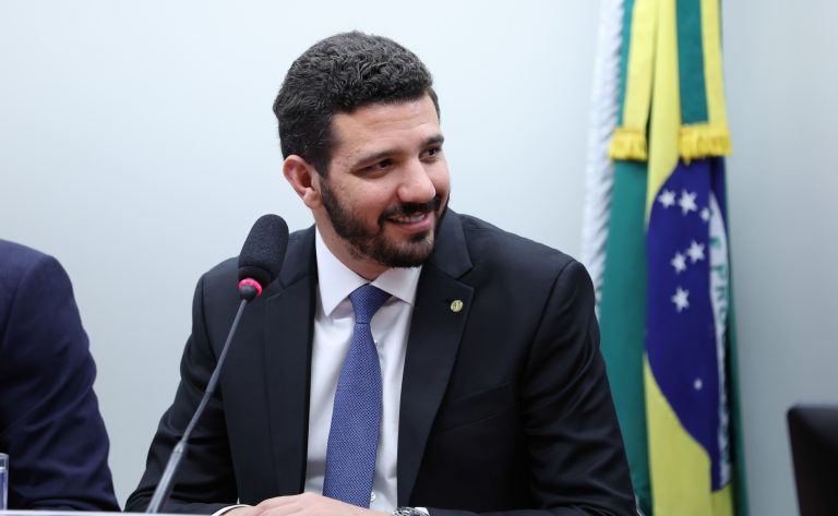 Neto Carletto é eleito presidente da Comissão de Administração e Serviço Público da Câmara dos Deputados por 13 votos