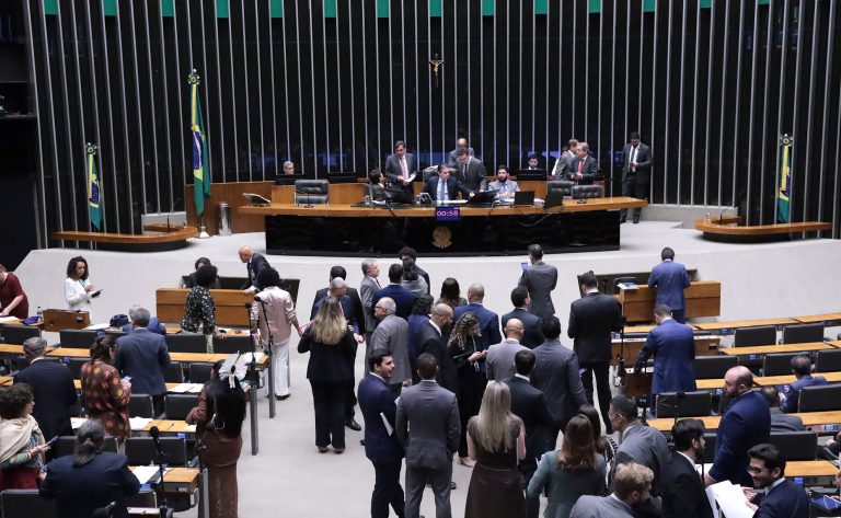 Câmara dos Deputados pode votar MP 1334 que reajusta o piso salarial dos professores para R$ 5.130,63 em 20/05/2026