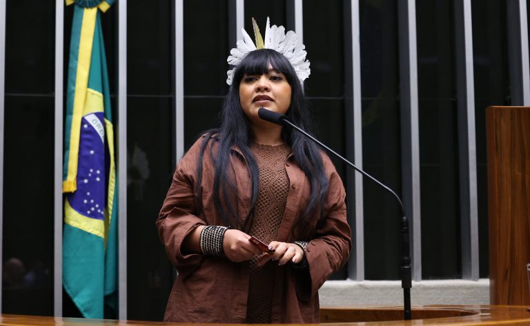 Câmara aprova agravante por mutilação e desfiguração de mulheres em projeto que altera o Código Penal