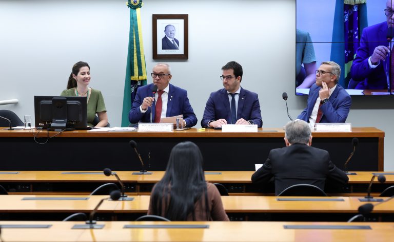 Apostas esportivas geraram R$ 9 bilhões em impostos no ano passado e motivam debate sobre impactos sociais e tributação
