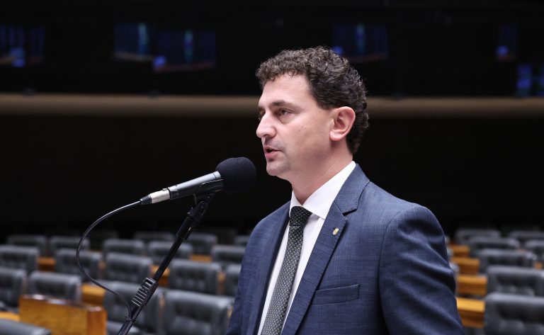 Câmara aprova exigência de aval do Ministério da Agricultura antes de normas sobre espécies e cadeias produtivas e envia projeto ao Senado