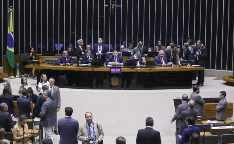 Congresso realiza sessão conjunta nesta quinta para analisar 90 vetos presidenciais e 934 dispositivos pendentes