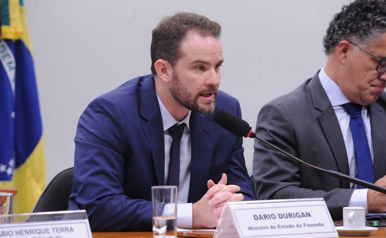 Ministro Dario Durigan presta esclarecimentos sobre diretrizes fiscais e questão do fundo da cafeicultura na Câmara