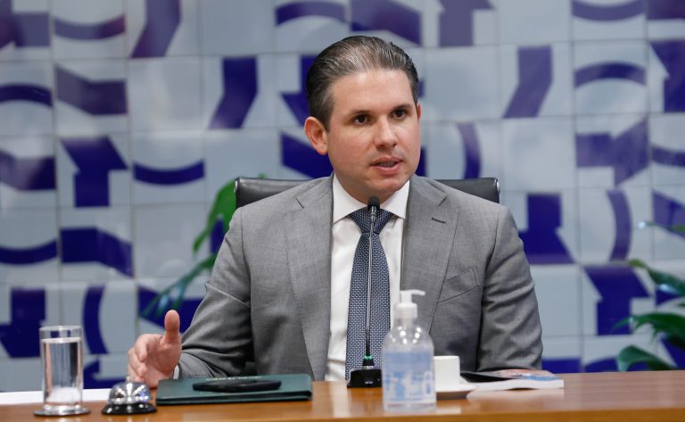 Câmara convoca reunião de líderes para votar projeto que fixa jornada de trabalho de 40 horas e elimina escala 6×1