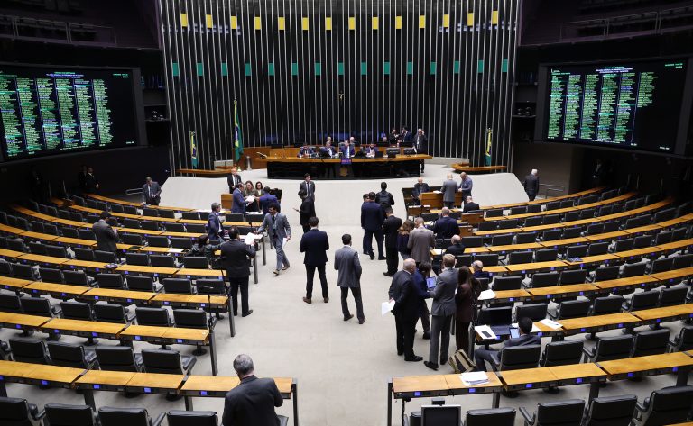 Câmara aprova inclusão de procuradorias na estrutura da Advocacia-Geral da União e encaminha projeto ao Senado
