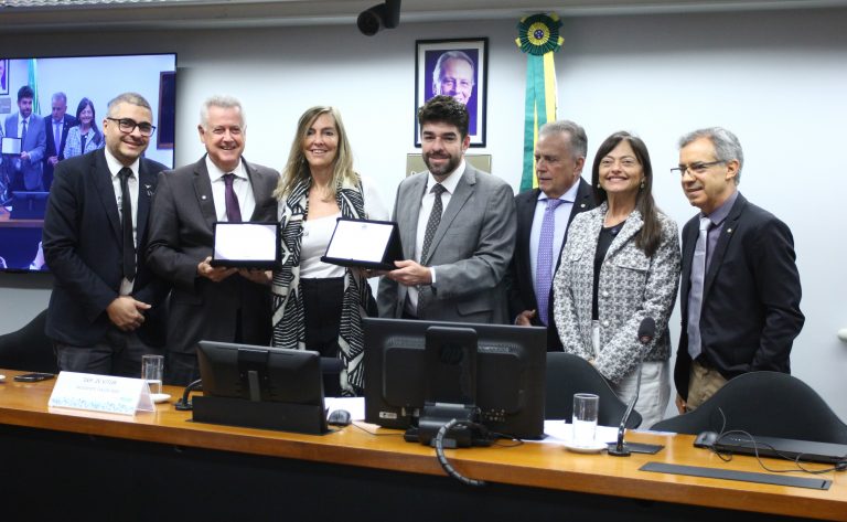 Deputados e pesquisadores defendem prioridade a estudos clínicos da polilaminina para lesão medular